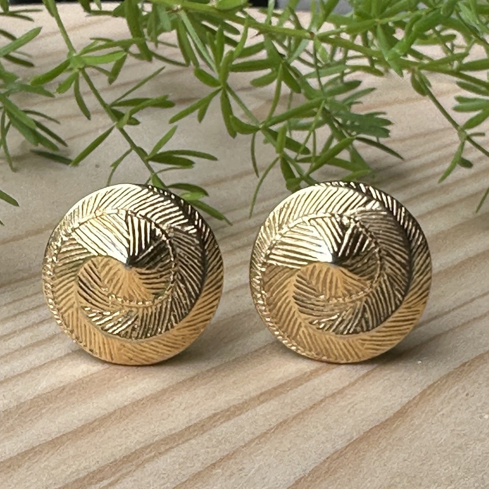 VTG Givenchy Paris New‎ York Swirl Clip Earrings 1 Inch Domed Gold Plated Signed